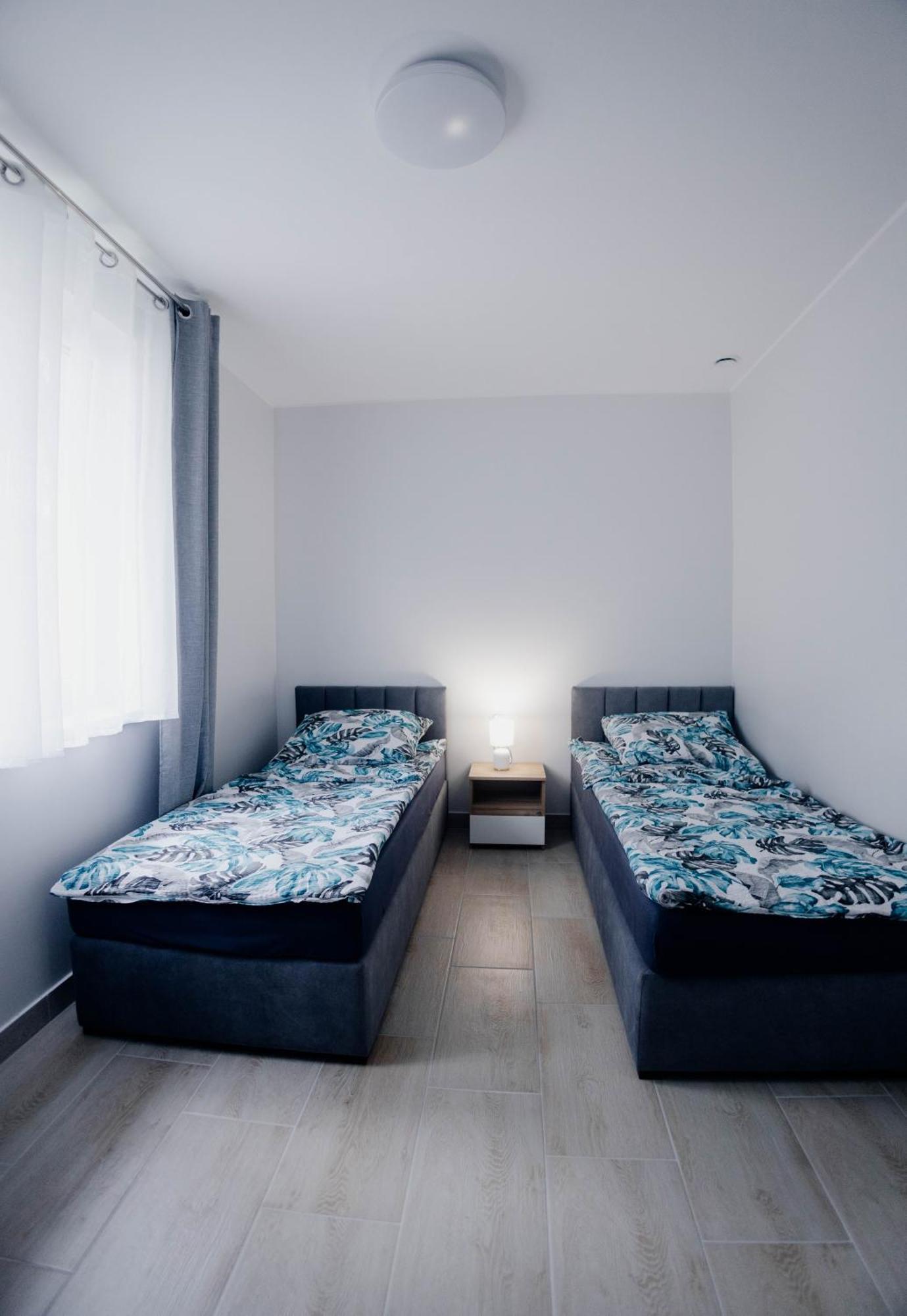 Hotel Osrodek Wypoczynkowy Wratislavia à Radzyń Extérieur photo